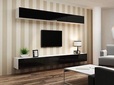 Kệ tivi phòng khách đơn giản với thiết kế ngang