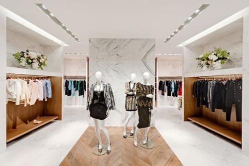 Thi công nội thất shop thời trang sang trọng