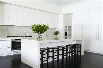Tủ bếp chống ẩm sơn bóng gương