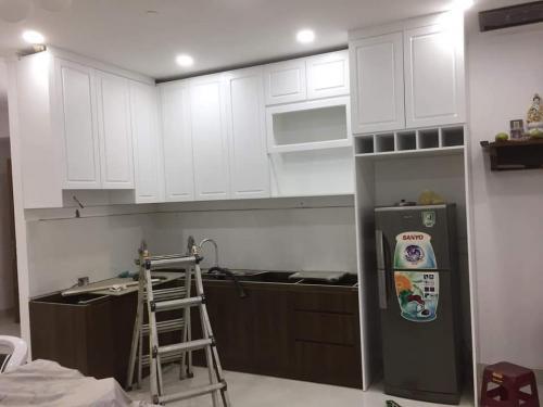 Thi công tủ bếp trong trọn gói thi công nội thất chung cư