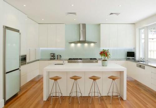 Thi công tủ bếp acrylic giá rẻ chất lượng